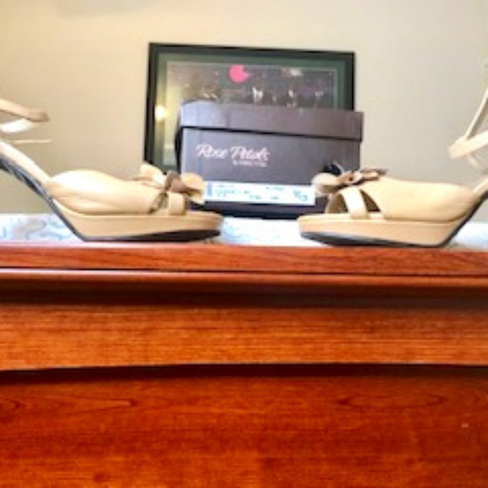 Walking Cradles Size 10 Platform Peep-toe Pump